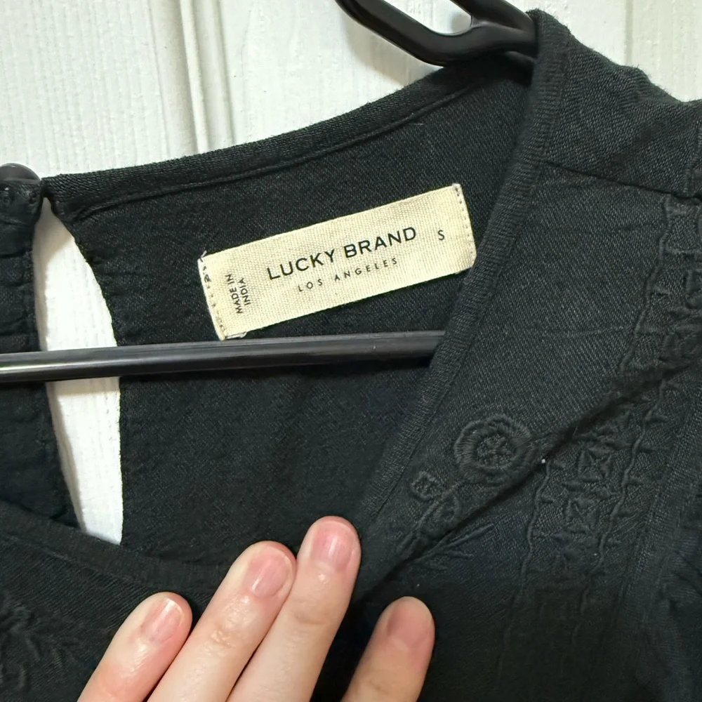 Lucky Brand embroidered flowy summer top - Picture 4 of 5
